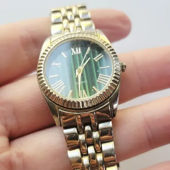 Vintage Watches Green Dial Gold Tone Bracelet Roman Numeral Quartz Watch - Picture 16 of 16